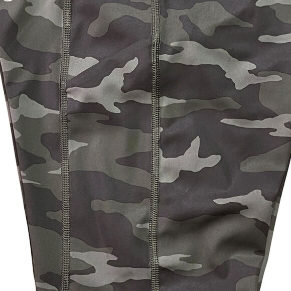 Athleta Ultimate 7/8 Tights High Waist Camo Leggings Stash Pockets Size M - Picture 8 of 10